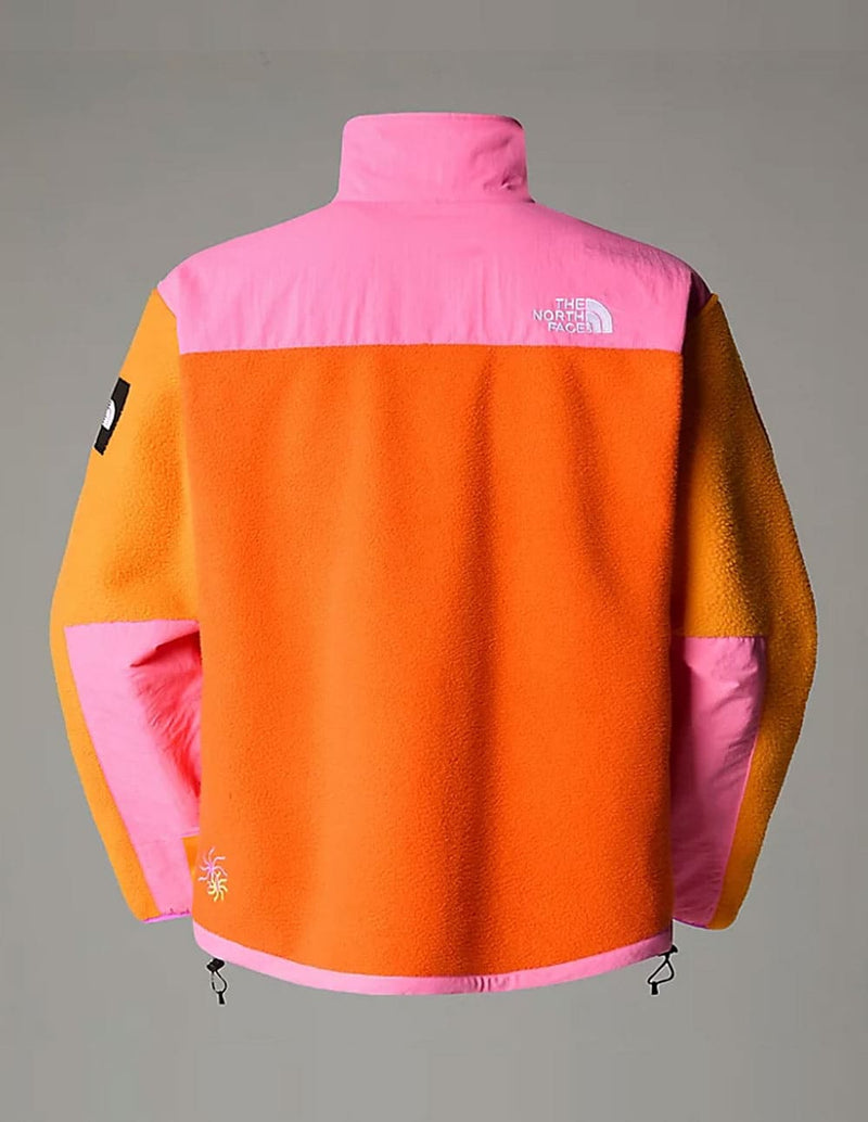 Chaqueta The North Face x Yinka Ilori Denali Retro Naranja y Rosa Unisex