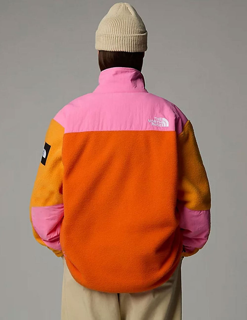 Chaqueta The North Face x Yinka Ilori Denali Retro Naranja y Rosa Unisex