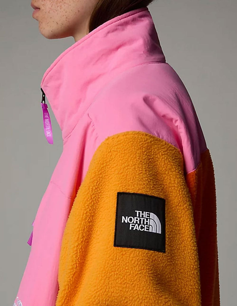 Chaqueta The North Face x Yinka Ilori Denali Retro Naranja y Rosa Unisex