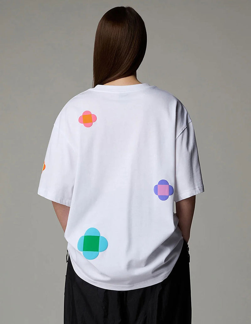 Camiseta The North Face x Yinka Ilori Let´s Blossom Together Blanca Unisex