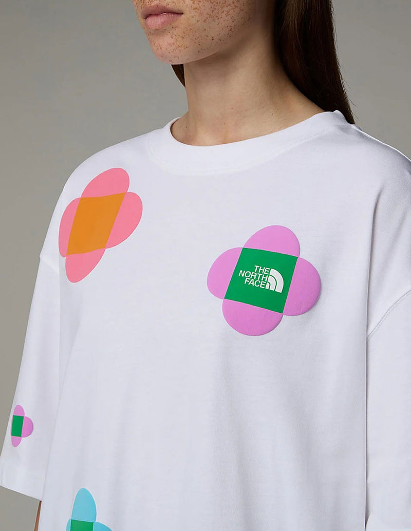 Camiseta The North Face x Yinka Ilori Let´s Blossom Together Blanca Unisex