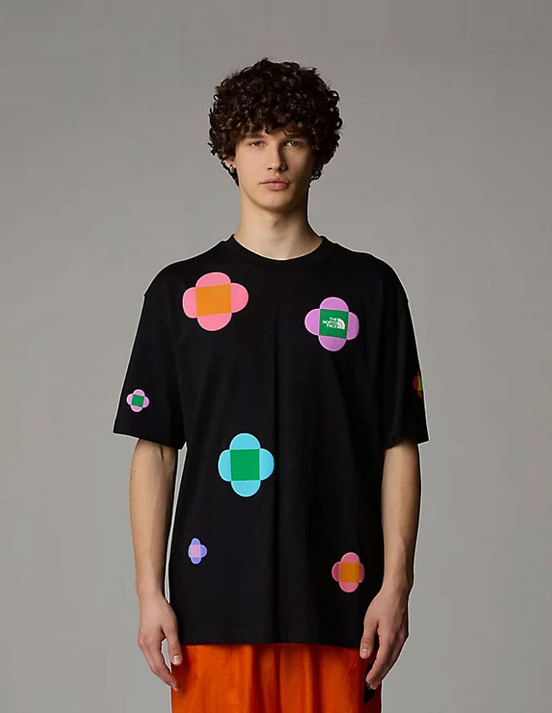 Camiseta The North Face x Yinka Ilori Let's Blossom Together Negra Unisex