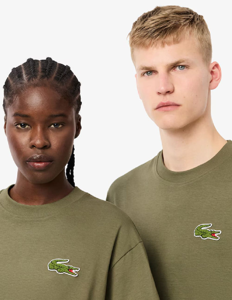 Camiseta Lacoste con Insignia Verde Unisex