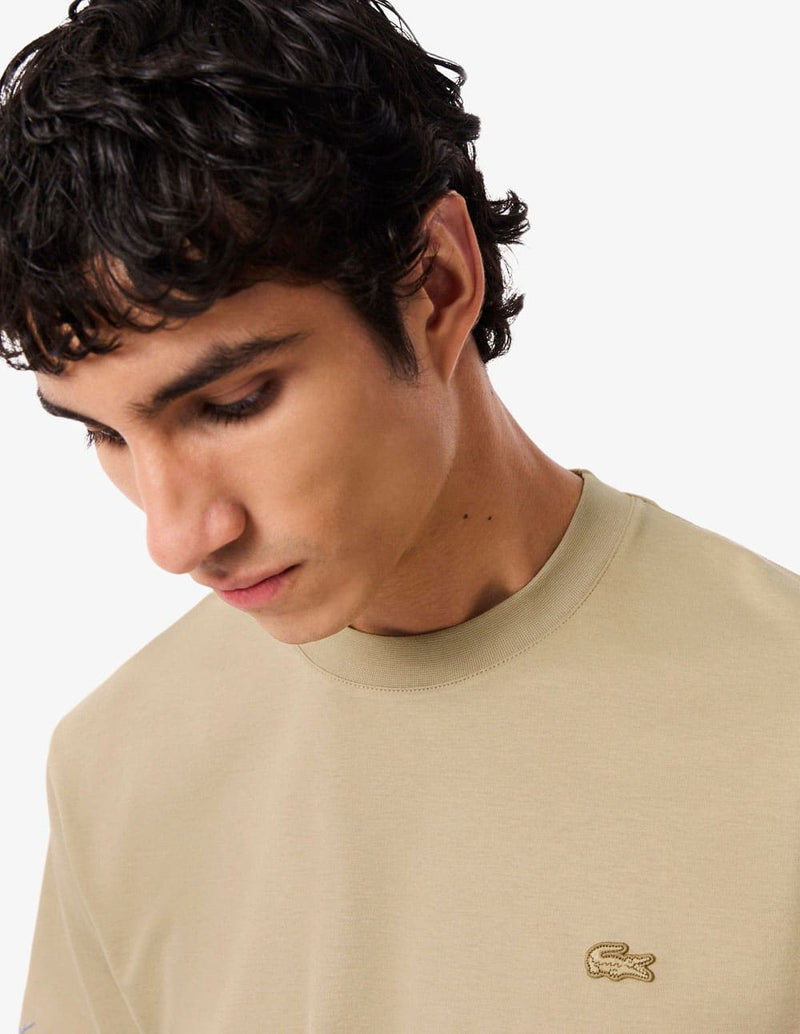 Camiseta Lacoste con Logo Bordado Beige Hombre