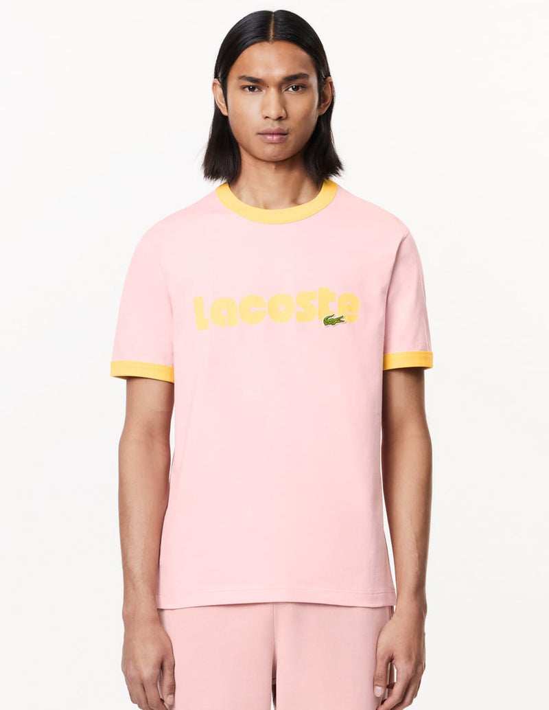 Camiseta Lacoste con Logo Rosa y Amarilla Hombre