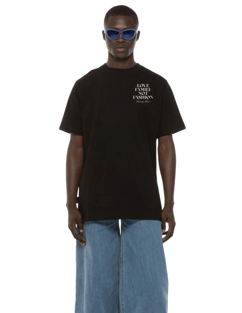 Camiseta Family First Logo Print Negra Hombre