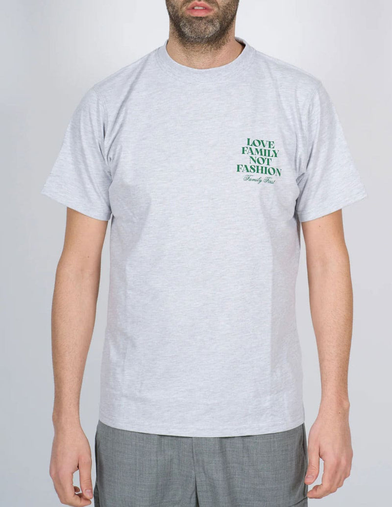 Camiseta Family First con Logo Gris Hombre