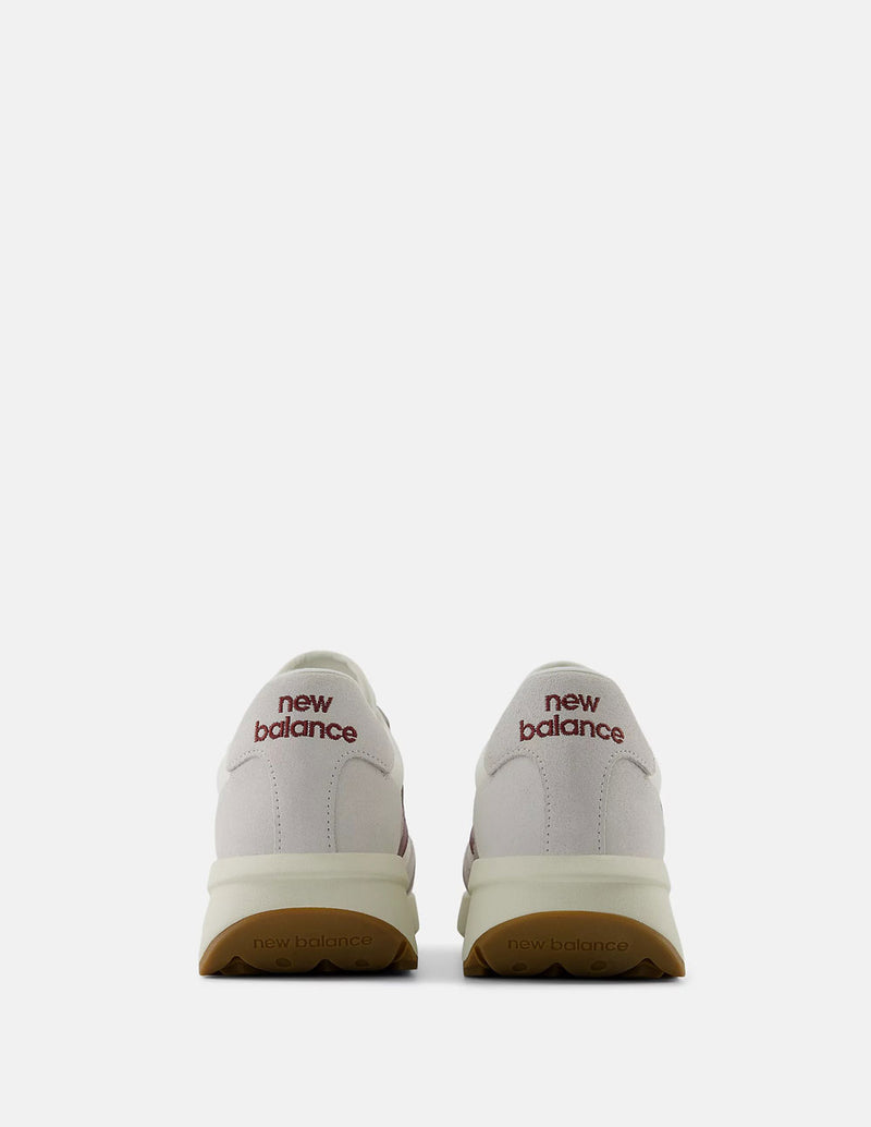New Balance U370 CB Blancas y Burdeos Unisex