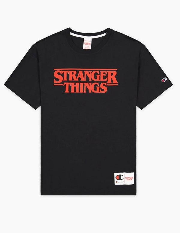 Camiseta Champion x Stranger Things Negra Unisex