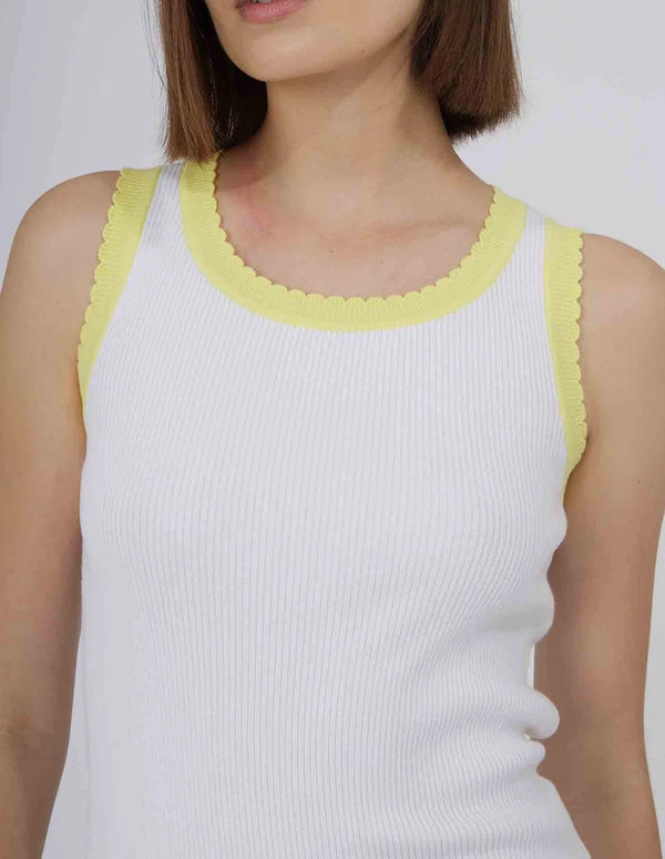 Camiseta Silvian Heach con Borde de Crochet Blanca Mujer